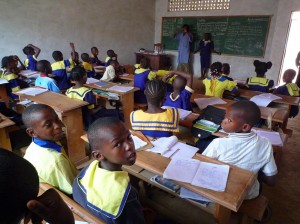 057-mathites-mesa-stin-taksi