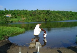 090-vaptisi-se-limni